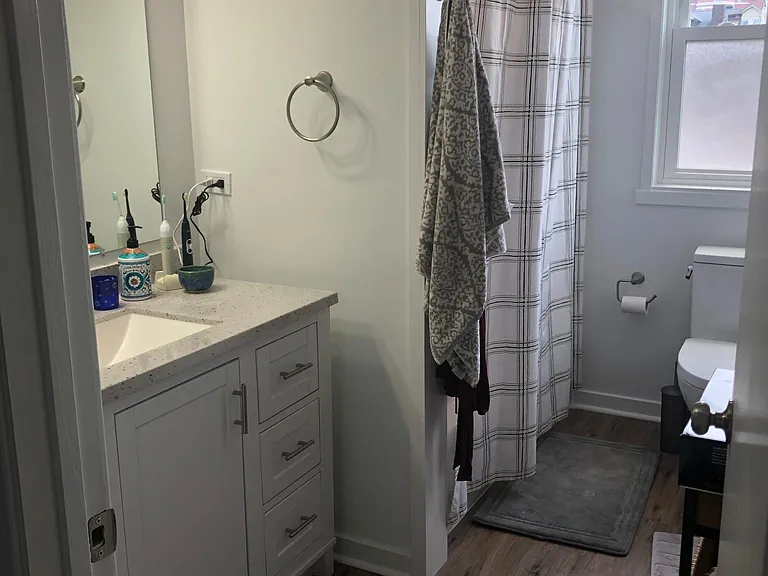spacious bathroom w designer fixtures