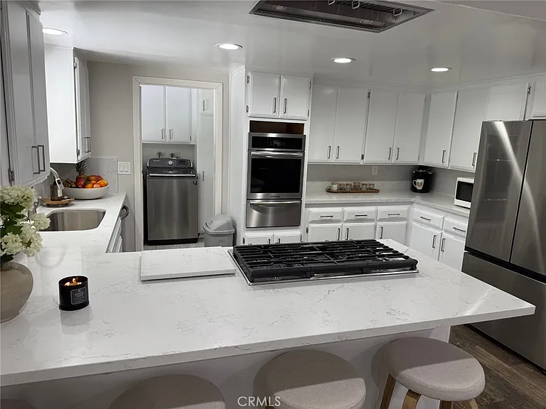 1530 Robin Way — Photo 20