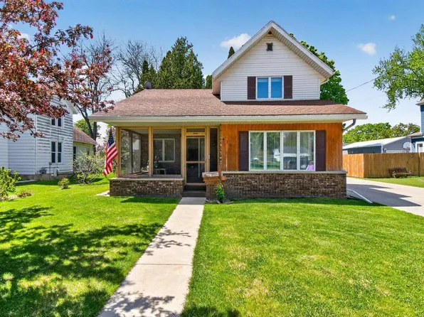 415 N High Street, Randolph, WI 53956