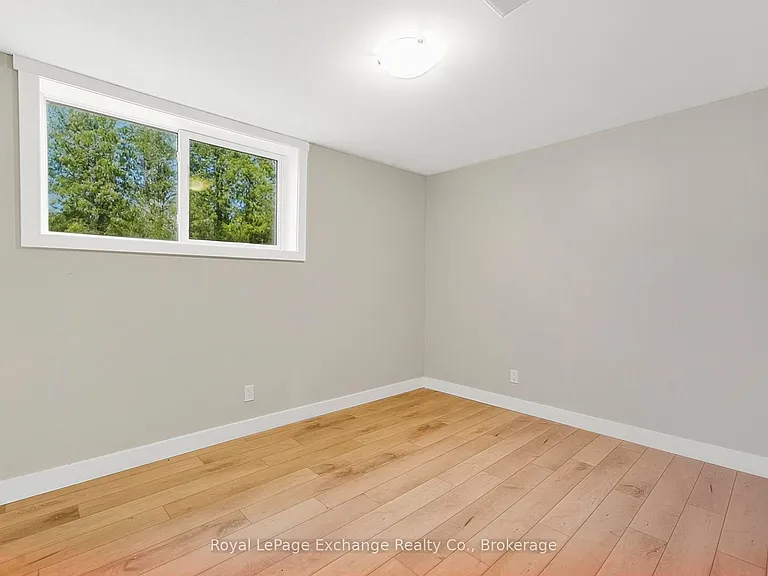 34 Queen Ave #LOWER — Photo 17