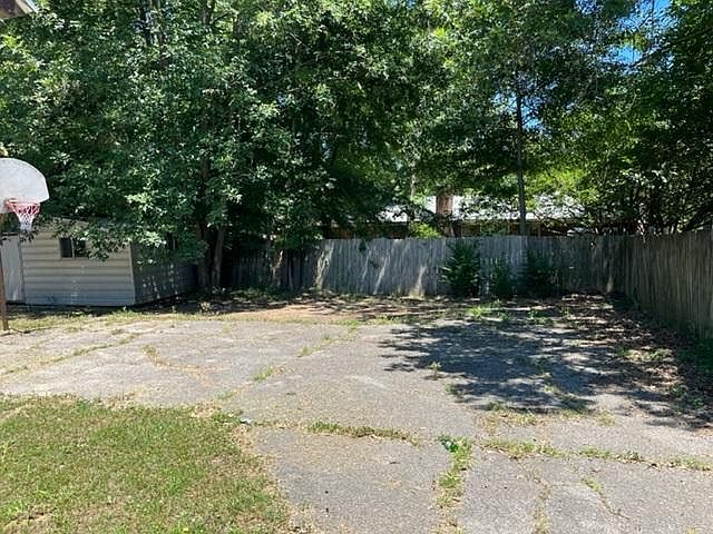 1st image of 4056 Royalcrest Dr