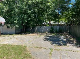 4056 Royalcrest Dr, Memphis, TN 38115