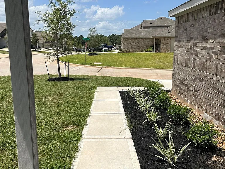 15131 Willowater Dr — Photo 3