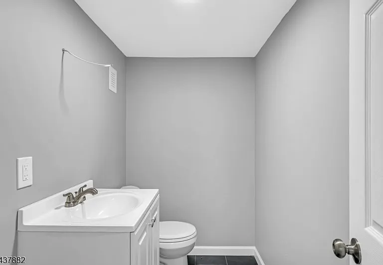 2617 Grasselli Ave — Photo 9