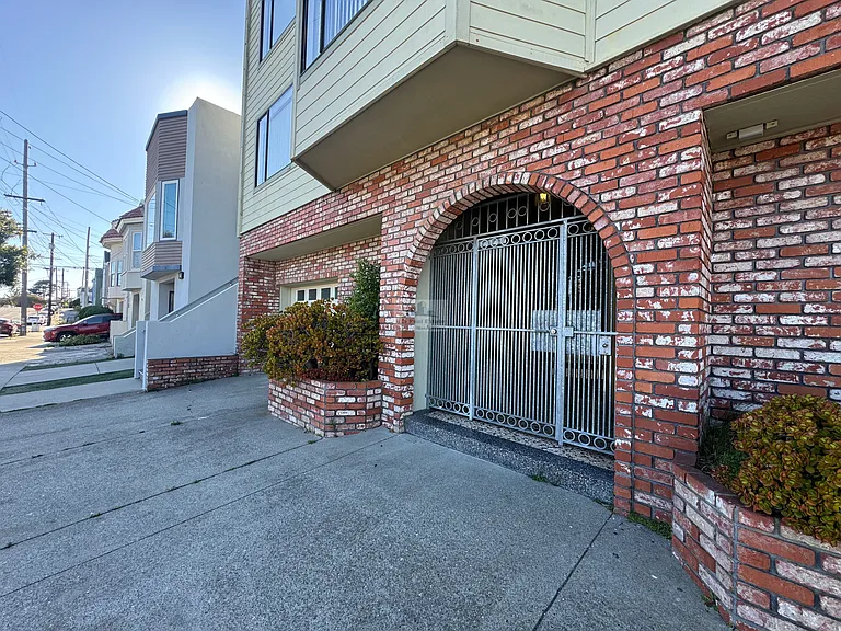 900 Rivera St #6 — Photo 34