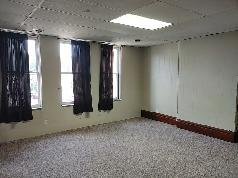 27 1/2 W Columbus St #A — Photo 1