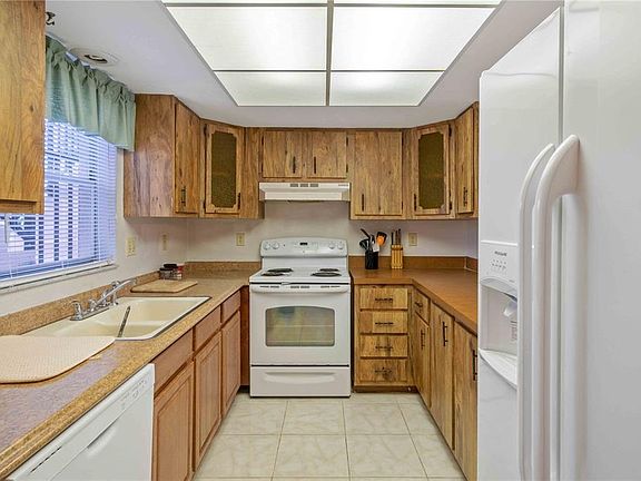 3rd image of 1432 Mediterranean Dr APT 1A