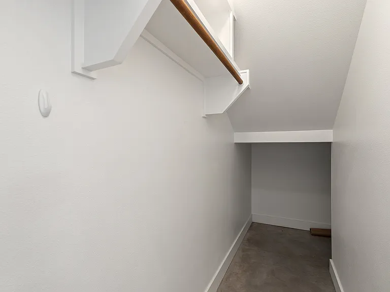 2105 Goodrich Ave — Photo 12