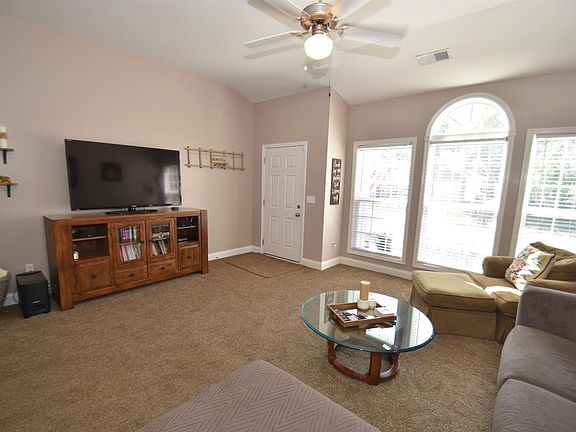 2nd image of 2581 Rockaway Pl
