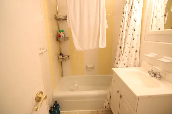 Rented by America Mecca Realty LLC | media 31