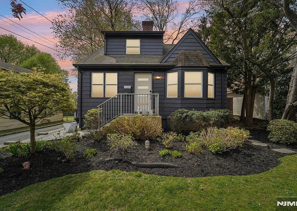 1st image of 120 Gordon Ave
