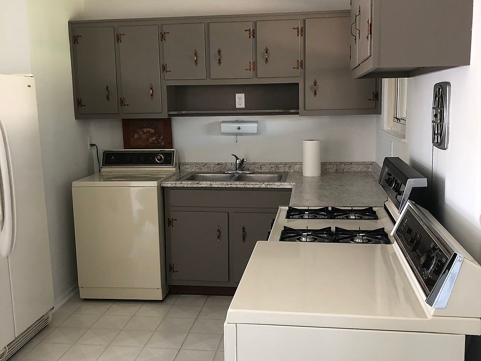 1st image of 1051 Virginia Ave