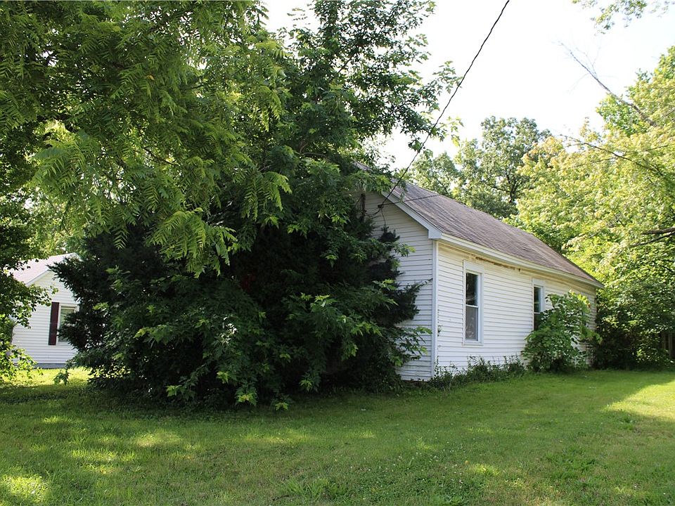 2nd image of 818 W North 2nd St