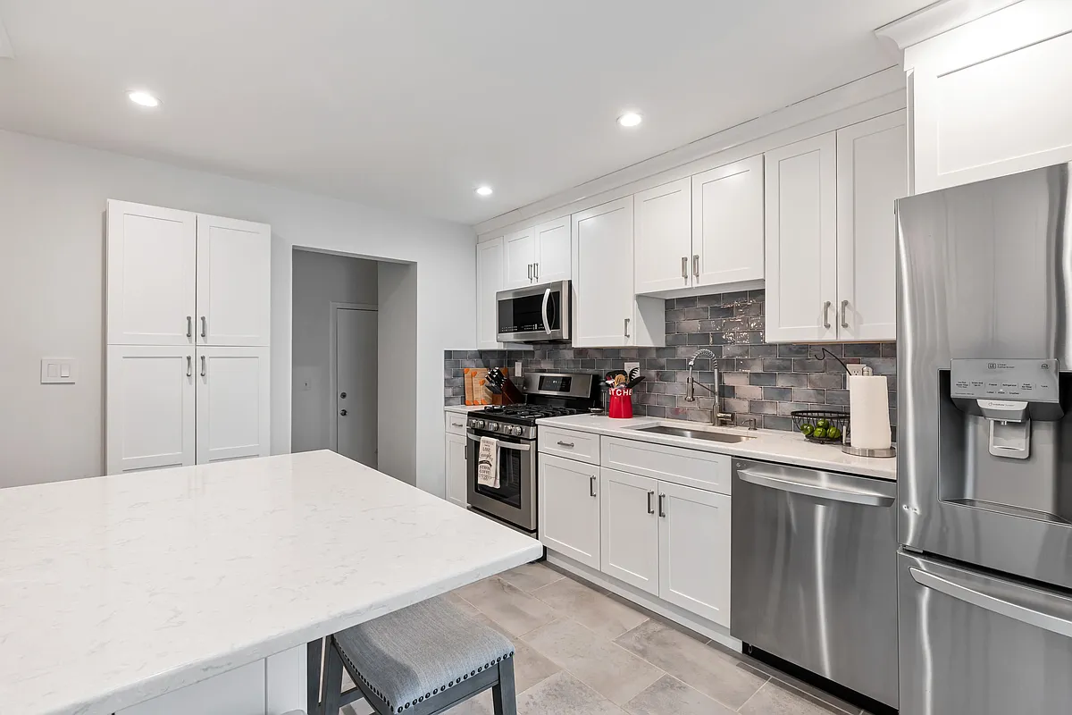Building Photo - 240 Arrowood Way #240