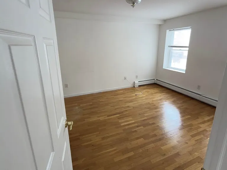 37 Bergen Blvd #1 — Photo 4