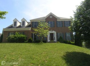 6449 La Petite Pl, Centreville, VA 20121