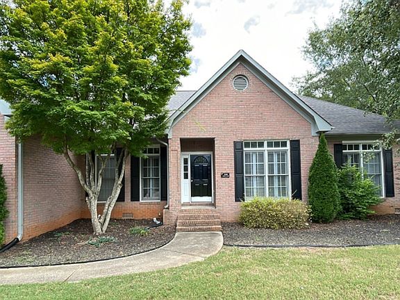 2nd image of 108 Tracy Ln