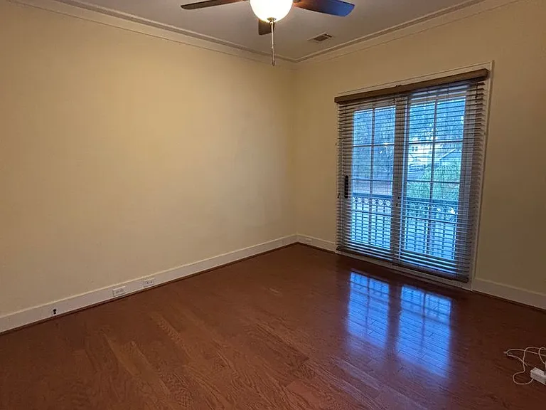 219 Oyster Point Dr — Photo 7