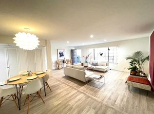 4455 Ventura Canyon Ave #4, Sherman Oaks, CA 91423