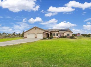 8450 Smoketree Rd, Phelan, CA 92371