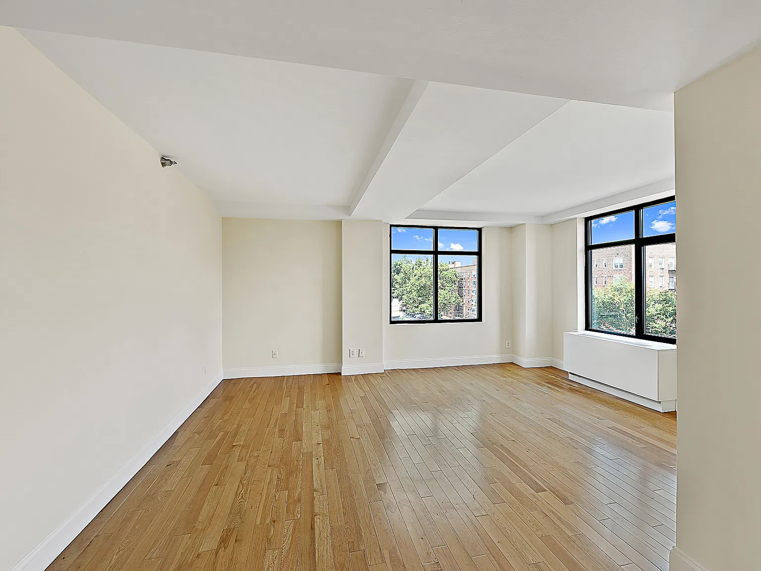 3536 Cambridge Avenue — Photo 2