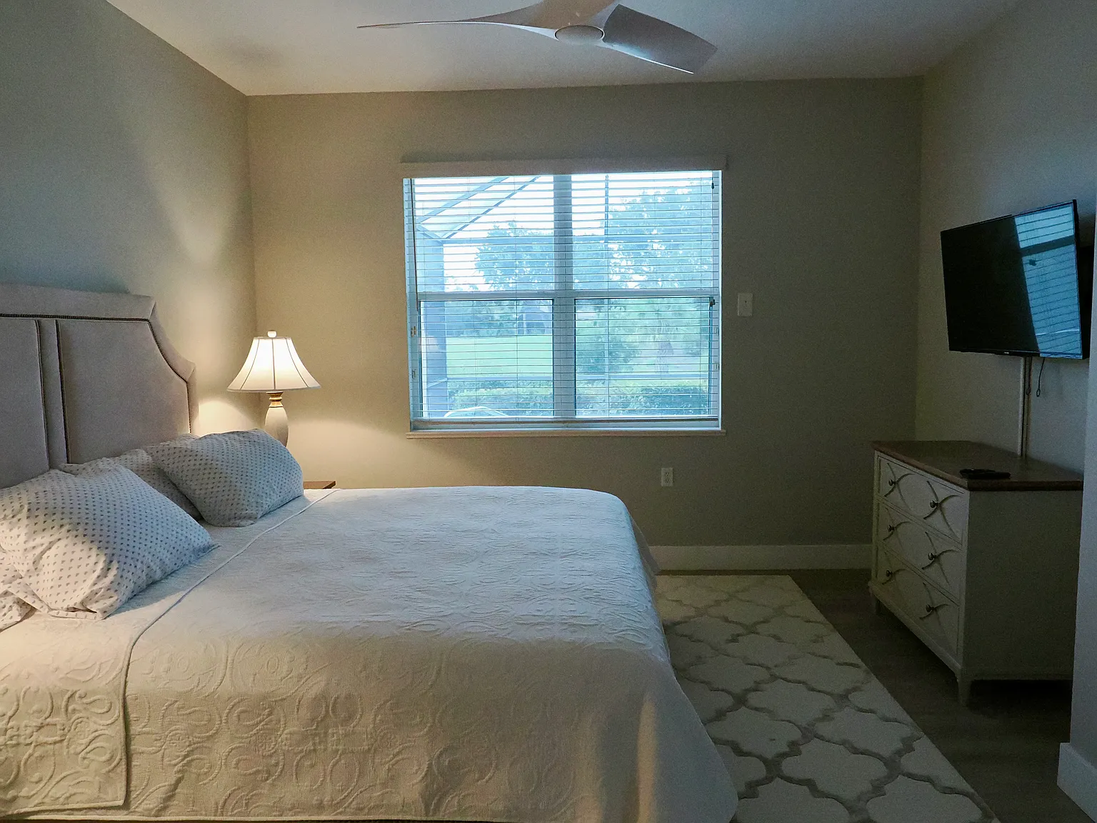 2 bed, 1227 sqft, $3,750 — Photo 3