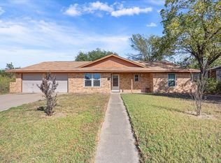 525 San Antonio St, Marlin, TX 76661