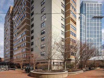 6 Whittier Pl APT 3J, Boston, MA, 02114