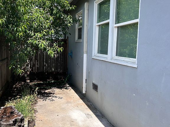 5th image of 2819 14th Ave