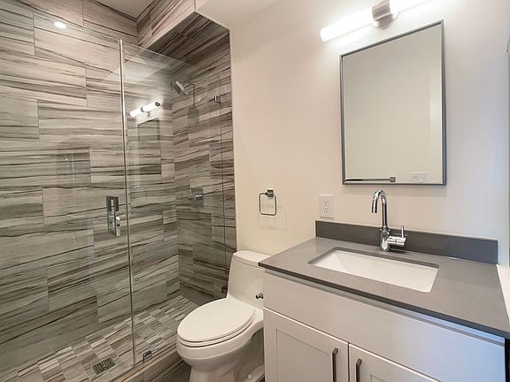 5th image of 1654 Union Ave #12