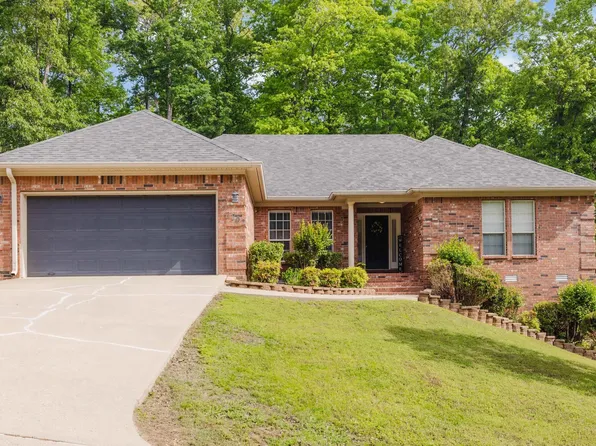 1202 Oxford Ave, Benton, AR 72019