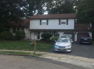 2 Victoria Ct, Morganville, NJ 07751