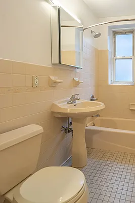 Rented by Metropolitan Equities | media 13