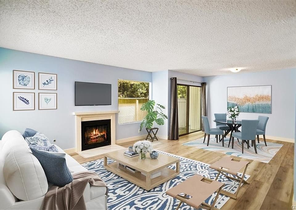 1st image of 22121 Burbank Blvd Unit 4