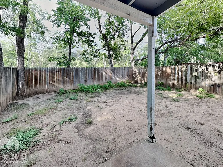 2300 Berkett Dr #B — Photo 13
