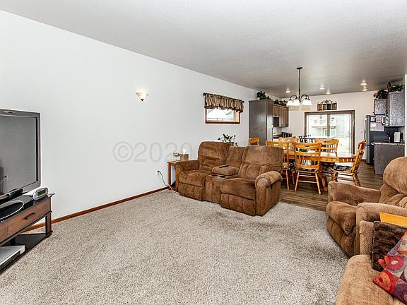 5th image of 4218 16th Ave S