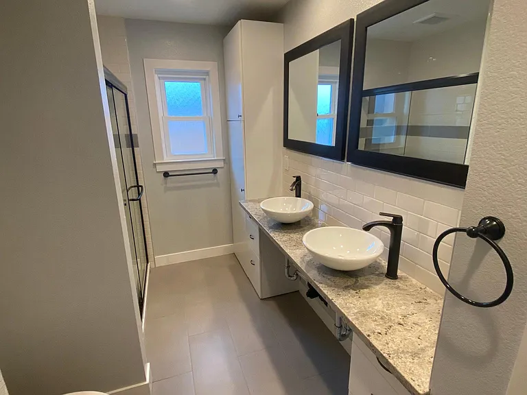 1246 E Hamilton Ave — Photo 12
