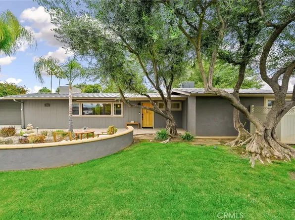 12861 Club Dr, Redlands, CA 92373