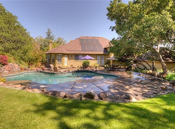 3rd image of 9958 Troon Ct