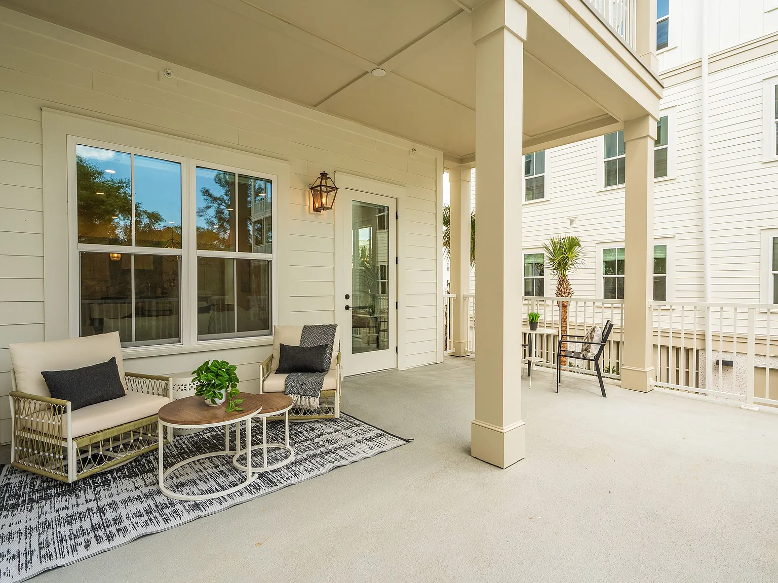 2 bed, 1700 sqft, $6,000 — Photo 3