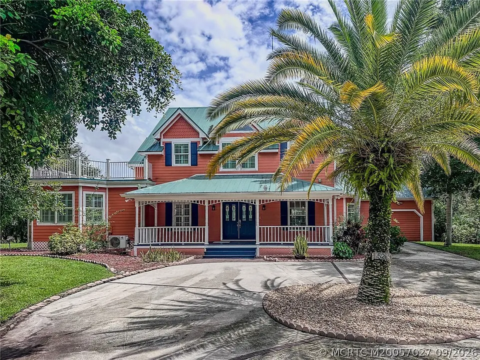 521 SW Marion Ct