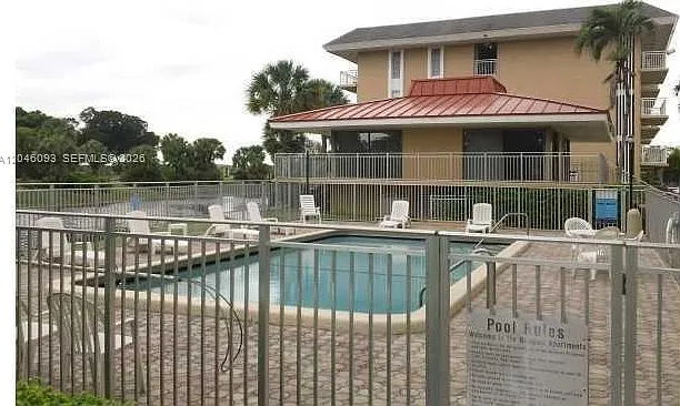 455 S Pine Island Rd #306C — Photo 2