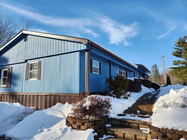 1 Regina Avenue, Raymond, NH 03077