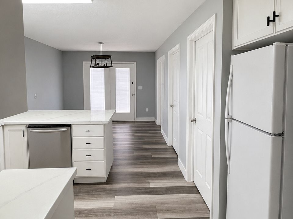 1st image of 486 Pheasant Ridge Dr APT A