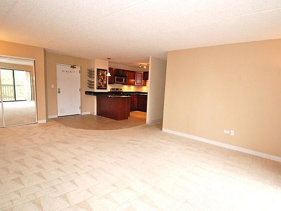 5th image of 1600 Wedgewood Dr APT 303