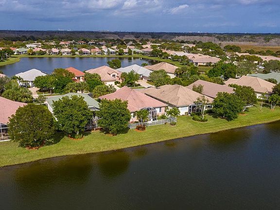 5th image of 9266 Heron Cove Dr