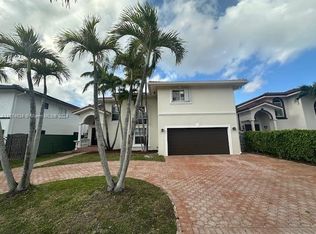 15753 SW 43rd St, Miami, FL 33185