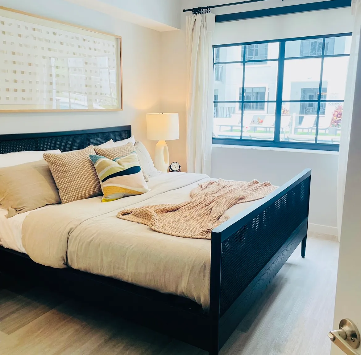 2 bed, 2.0 bath, 880 sqft, $2,450 — Photo 1