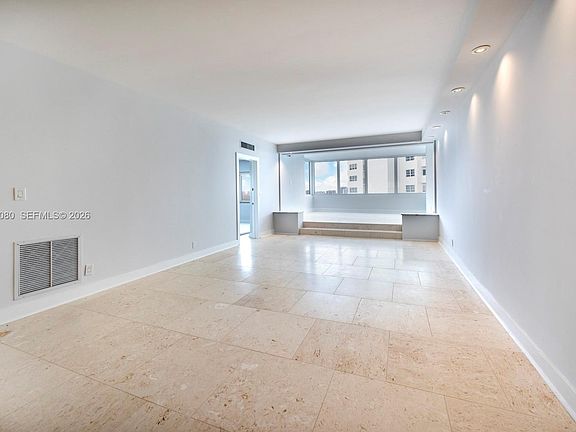 4th image of 333 Sunset Dr APT 804