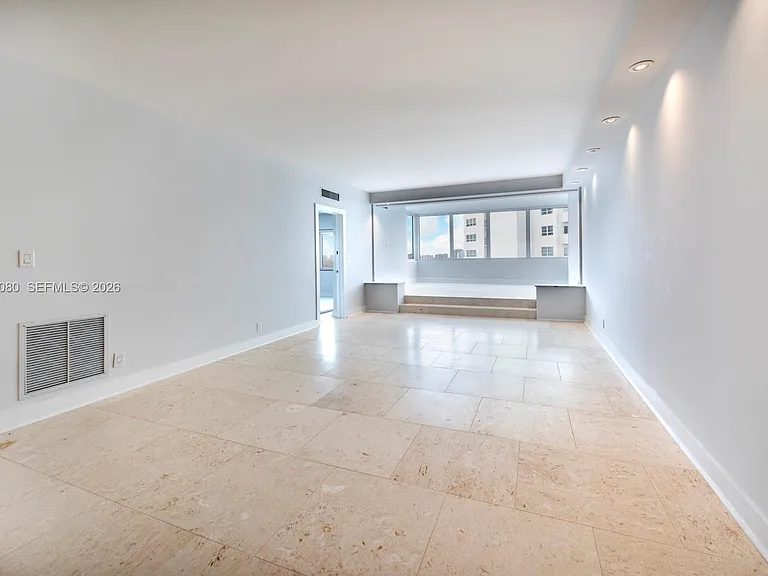 333 Sunset Dr #804 — Photo 5